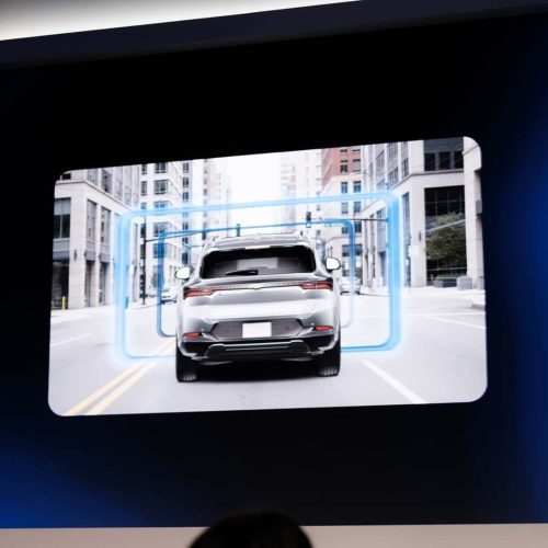 중국산 배터리 안 써… GM, '반값·고성능' 다 잡은 역대급 신기술 공개 gm forward event 2025 2 6