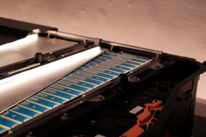 중국산 배터리 안 써… GM, '반값·고성능' 다 잡은 역대급 신기술 공개 gm forward event 2025 2