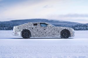 재규어, 북극권 혹한 테스트 돌입…2026년 전기 ‘럭셔리 GT’ 베일 벗는다 imgi 18 Jaguar GT prototype drive 3 2