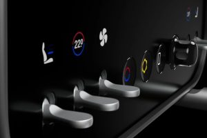 페라리 첫 전기차 '루체' 인테리어 전격 공개…아이폰 낳은 조니 아이브가 5년간 빚었다 imgi 51 Ferrari Luce interior 2026 12 11