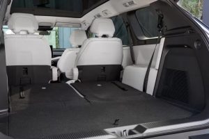 아이오닉 9과 경쟁할 토요타 하이랜더 EV 공개, 20년 공식 깨고 전기 SUV로 재탄생 imgi 63 91618c54 7c0c 5b39 9424 c05352f50000 13