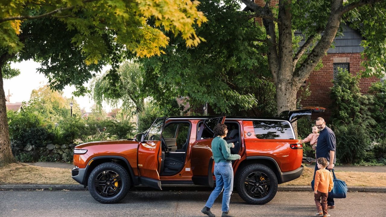 “35조원 태웠다” 리비안 CEO의 자신감, 왜? imgi 84 20230905 PeterBohler Olympic 1019 FINAL.png wzxdko 2