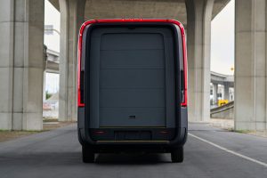 아마존, 리비안 전기 배달 밴 3만 대 돌파…2030년 10만 대 목표 순항 중 imgi 94 rcv gallery 02 kilxbt 4