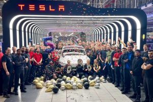 테슬라 기가 베를린 ‘몰래 녹음’ 논란…경찰, 노조 관계자 컴퓨터 압수 tesla giga berlin 500k 2048x1145 1 2