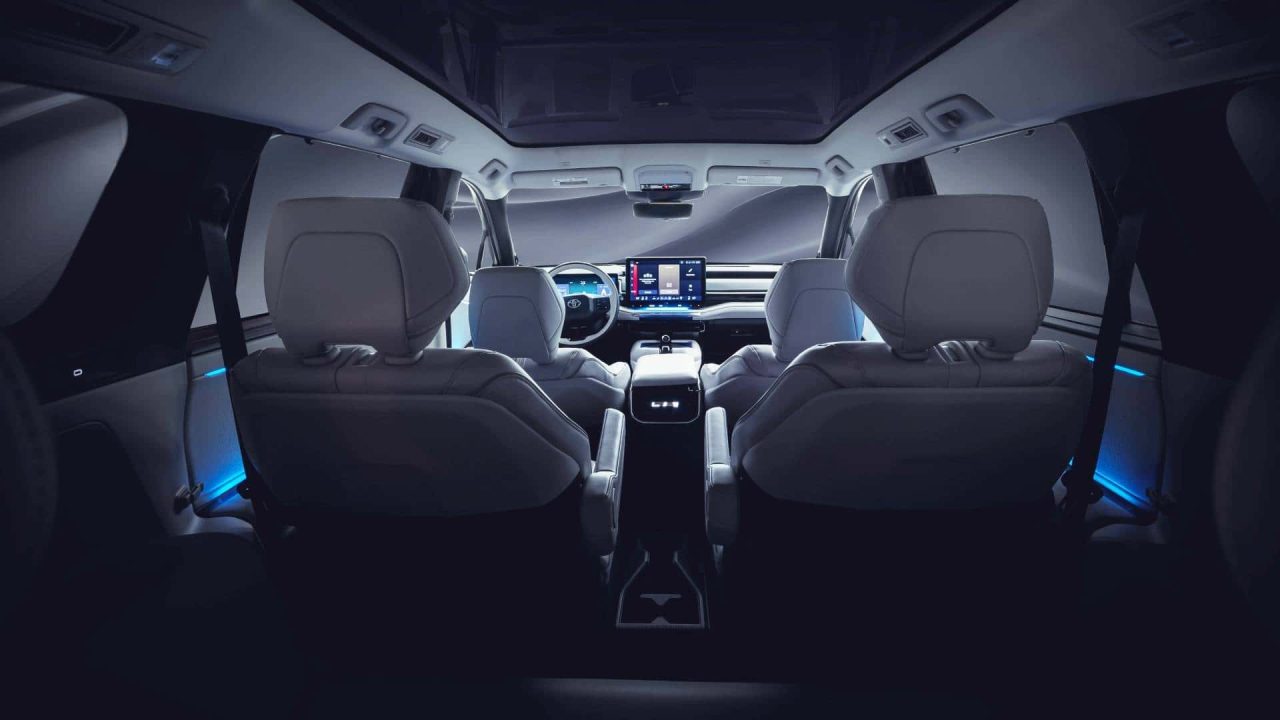 EV9·아이오닉9 잡겠다…토요타 3열 대형 전기 SUV 실내 공개 toyota three row electric suv teaser 5
