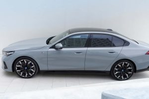 BMW i5, 북미서 ‘테슬라 규격’ 기본화…NACS 전면 적용 3 BMW i5, 북미서 ‘테슬라 규격’ 기본화…NACS 전면 적용 2024 bmw i5 first drive review 2 3