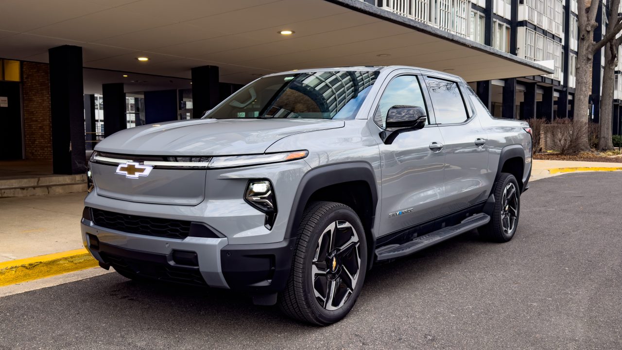 코스트코서 전기차 할인받는다…실버라도 EV·폴스타 3·4, 회원 전용 특가 제공 2025 Chevrolet Silverado EV LT 01 1