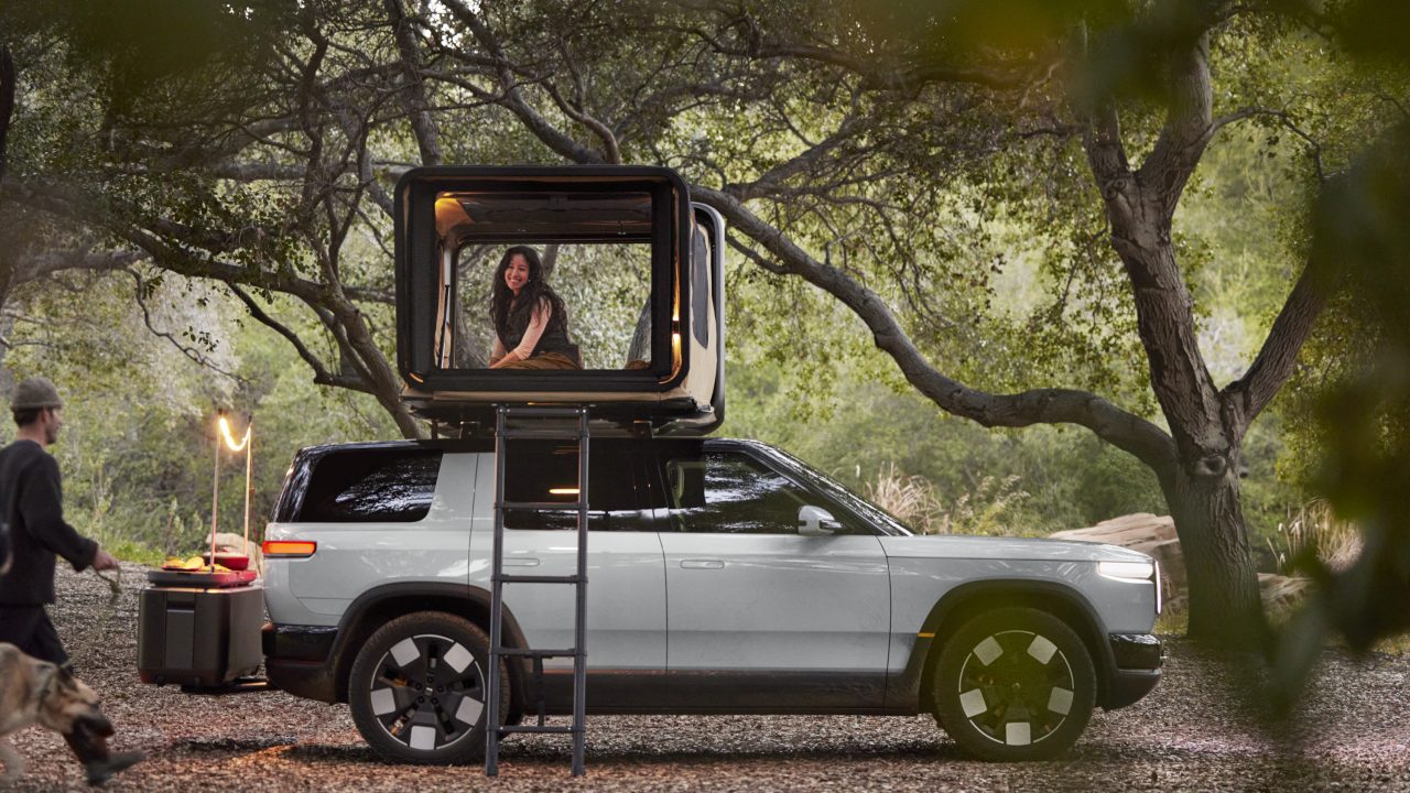 리비안 R2, 드디어 가격표 공개… 테슬라 모델 Y 정조준한 네 가지 트림 240228 Eric Anderson 2880x1920 15 1