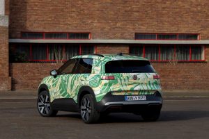 ID.4보다 싸고 실속 있다…폭스바겐 ‘ID. 크로스’ 핵심은 가격 41280 camouflaged electric id cross in amsterdam 15 8