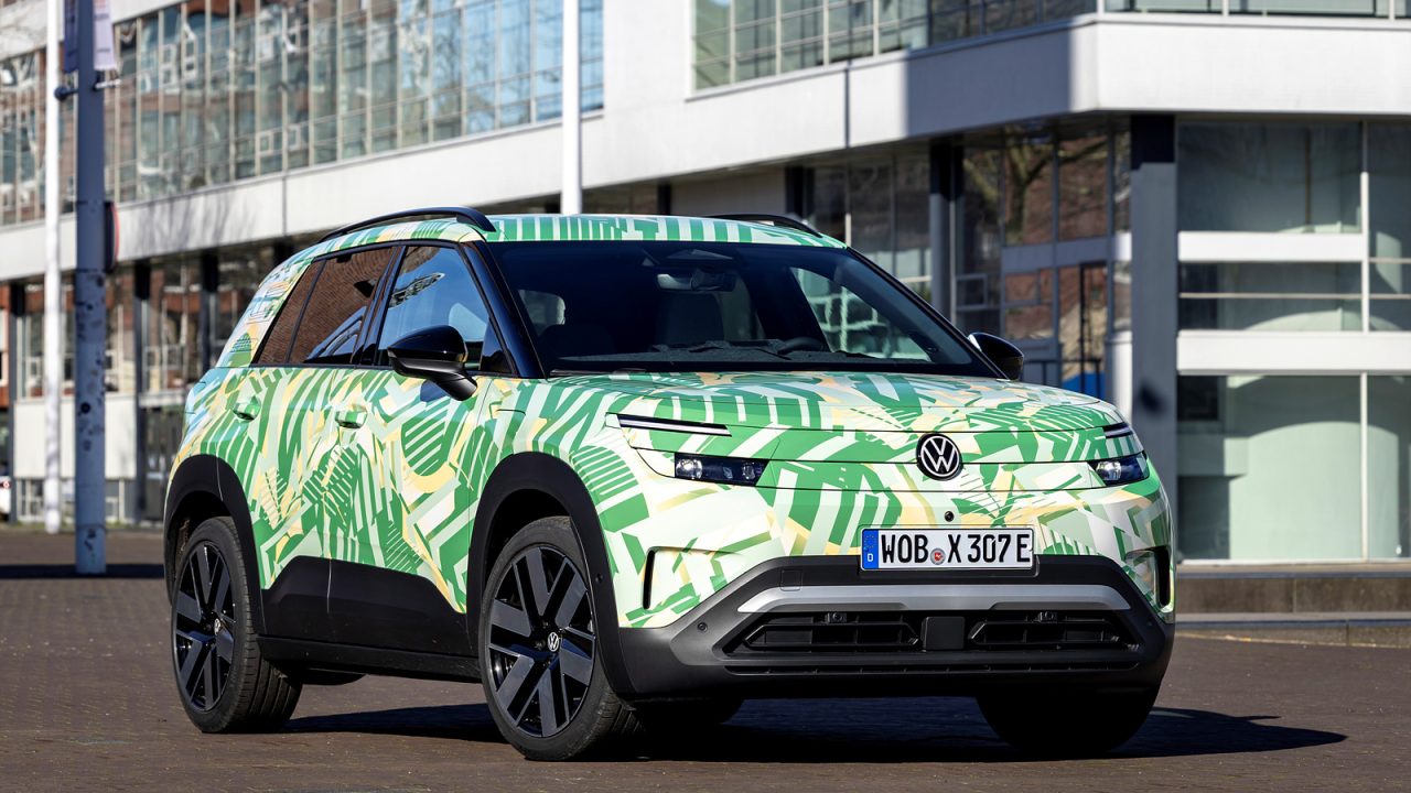 ID.4보다 싸고 실속 있다…폭스바겐 ‘ID. 크로스’ 핵심은 가격 41281 camouflaged electric id cross in amsterdam 16 7