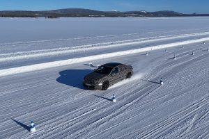 충전 400kW·항속 800km 이상…BMW가 테슬라 모델3 겨냥해 꺼낸 카드 P90631136 highRes 13