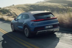 기본형보다 빠르고, 터보보다 멀리 간다…카이엔 S 일렉트릭의 '황금 비율' Porsche Cayenne S evo 02 b2aax4 5