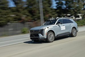 GM, 눈도 떼도 되는 자율주행 기술 테스트 돌입…2028년 에스컬레이드 IQ 첫 탑재 cadillac escalade iq test vehicle 2 2
