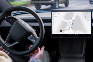 머스크 "몇 주 안에 배포"…테슬라 FSD v14.3, 내부 테스트 돌입 fsd supervised interior 1 4