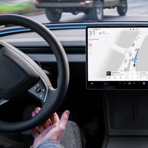 머스크 "몇 주 안에 배포"…테슬라 FSD v14.3, 내부 테스트 돌입 fsd supervised interior 1 6