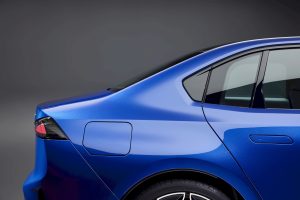 10분 충전에 400km… BMW 신형 i3 공개, 테슬라 정조준 imgi 131 2027 bmw i3 neue klasse shatters competition with 463 horsepower and up to 560 miles of range 2 44