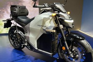 iF 디자인 금상 받은 혼다 첫 전기 바이크 WN7 3 iF 디자인 금상 받은 혼다 첫 전기 바이크 WN7 imgi 141 honda wn7 motorcycle head 3