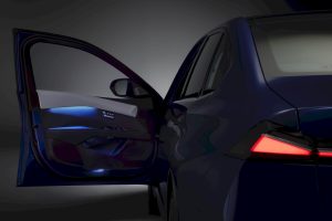 10분 충전에 400km… BMW 신형 i3 공개, 테슬라 정조준 imgi 143 2027 bmw i3 neue klasse shatters competition with 463 horsepower and up to 560 miles of range 4 51