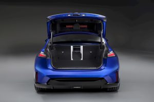 10분 충전에 400km… BMW 신형 i3 공개, 테슬라 정조준 imgi 153 2027 bmw i3 neue klasse shatters competition with 463 horsepower and up to 560 miles of range 5 54