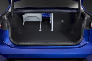 10분 충전에 400km… BMW 신형 i3 공개, 테슬라 정조준 imgi 155 2027 bmw i3 neue klasse shatters competition with 463 horsepower and up to 560 miles of range 5 35