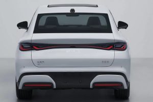 1,000km 주행에 메가와트 충전까지…BYD 플래그십 세단 씰 08 공식 공개 imgi 24 byd seal 08 1 5