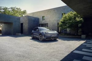 기본형보다 빠르고, 터보보다 멀리 간다…카이엔 S 일렉트릭의 '황금 비율' imgi 2 thumbnail 2