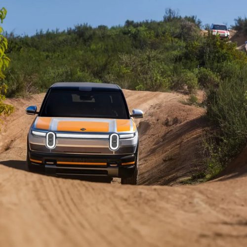 리비안 R2 글로벌 eSIM 첫 적용, 커넥티드 전략 선봉에 선다 imgi 33 Rivian R2Prototype 10 14