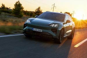 포르쉐, 전기차 3종 전부 K-배터리로 채운다... 카이엔 일렉트릭 하반기 출시 imgi 385 filters formatavif 4