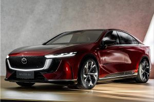 테슬라 모델3 잡겠다는 마쯔다 6e…뼈대는 중국산인데 감성은 일본산 imgi 39 Mazda 6e Electric Sedan 2026 01 1 361 2