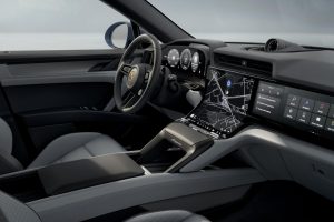 기본형보다 빠르고, 터보보다 멀리 간다…카이엔 S 일렉트릭의 '황금 비율' imgi 3 thumbnail 13