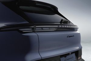 기본형보다 빠르고, 터보보다 멀리 간다…카이엔 S 일렉트릭의 '황금 비율' imgi 6 thumbnail 8