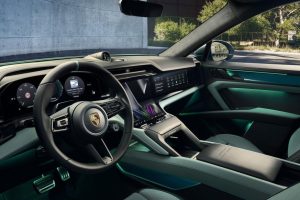 기본형보다 빠르고, 터보보다 멀리 간다…카이엔 S 일렉트릭의 '황금 비율' imgi 7 thumbnail 9