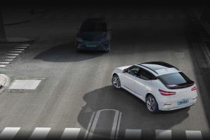 페달 실수해도 차가 막는다, 제네시스 2027 GV60·GV70 전동화 출시 imgi 81 genesis kr gv60 27my safety key visual large 12