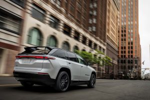 스텔란티스, ‘왜고니어 S’ 1만 대 넘게 리콜…리어 게이트 결함 3 스텔란티스, ‘왜고니어 S’ 1만 대 넘게 리콜…리어 게이트 결함 jeep wagoneer s launch edition first drive 1 3