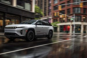 스텔란티스, ‘왜고니어 S’ 1만 대 넘게 리콜…리어 게이트 결함 2 스텔란티스, ‘왜고니어 S’ 1만 대 넘게 리콜…리어 게이트 결함 jeep wagoneer s launch edition first drive 2