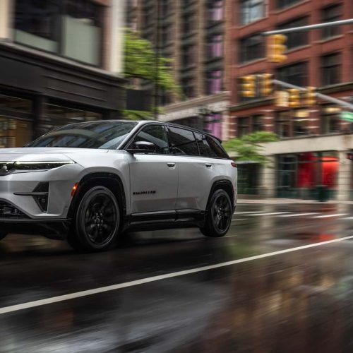 스텔란티스, ‘왜고니어 S’ 1만 대 넘게 리콜…리어 게이트 결함 jeep wagoneer s launch edition first drive 7