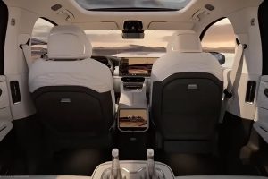 지커 8X, 실내 공개…1,381마력 PHEV 대형 SUV, 3월 16일 사전예약 돌입 지커 8X 실내 공개 3 5