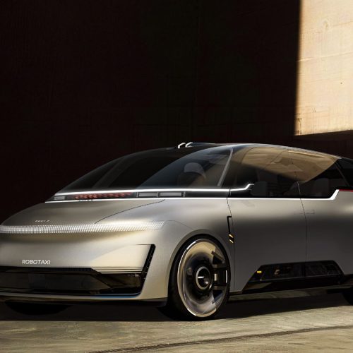 지리, 로봇택시 10만 대 선언…‘운전석 없는 차’ 공개 13