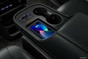 현대차 전기 SUV 정점 찍었다…아이오닉 9 캘리그래피 블랙잉크 등장 54