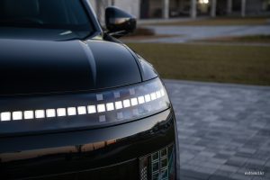 현대차 전기 SUV 정점 찍었다…아이오닉 9 캘리그래피 블랙잉크 등장 28