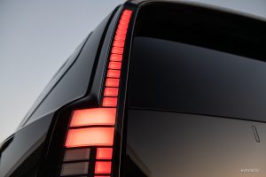 현대차 전기 SUV 정점 찍었다…아이오닉 9 캘리그래피 블랙잉크 등장 24