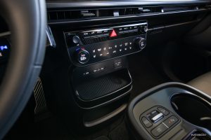 현대차 전기 SUV 정점 찍었다…아이오닉 9 캘리그래피 블랙잉크 등장 42