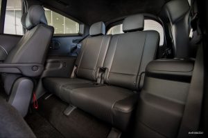 현대차 전기 SUV 정점 찍었다…아이오닉 9 캘리그래피 블랙잉크 등장 31