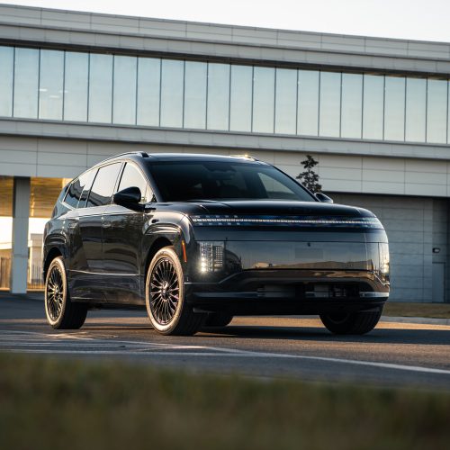 현대차 전기 SUV 정점 찍었다…아이오닉 9 캘리그래피 블랙잉크 등장 26