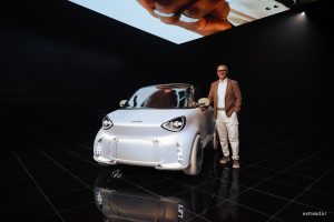 “다시 2인승으로 돌아왔다”…스마트, 콘셉트 #2로 도심차 판 흔든다 Smart Concepthashtag2 Brand Event Beijing Reveal23 35e4e1 5