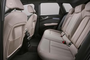 보급형인데 이 정도…Q4 e-트론, 주행거리 592km 찍었다 16