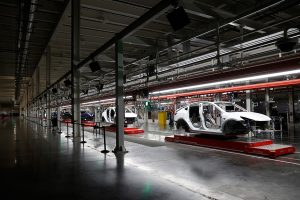 테슬라, 인력 5000명 줄였지만 투자 지속…속내는 ‘자동화’ 2 테슬라, 인력 5000명 줄였지만 투자 지속…속내는 ‘자동화’ ew ferris tesla 1160 04 2