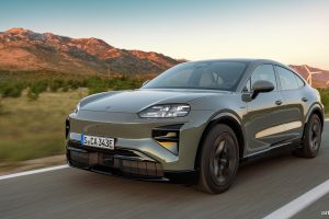 0→100km/h 2.5초… 카이엔 터보 쿠페 일렉트릭, 성능 한계 밀었다 27