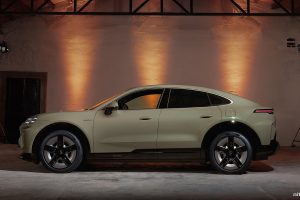 0→100km/h 2.5초… 카이엔 터보 쿠페 일렉트릭, 성능 한계 밀었다 4