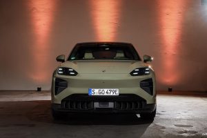 0→100km/h 2.5초… 카이엔 터보 쿠페 일렉트릭, 성능 한계 밀었다 3